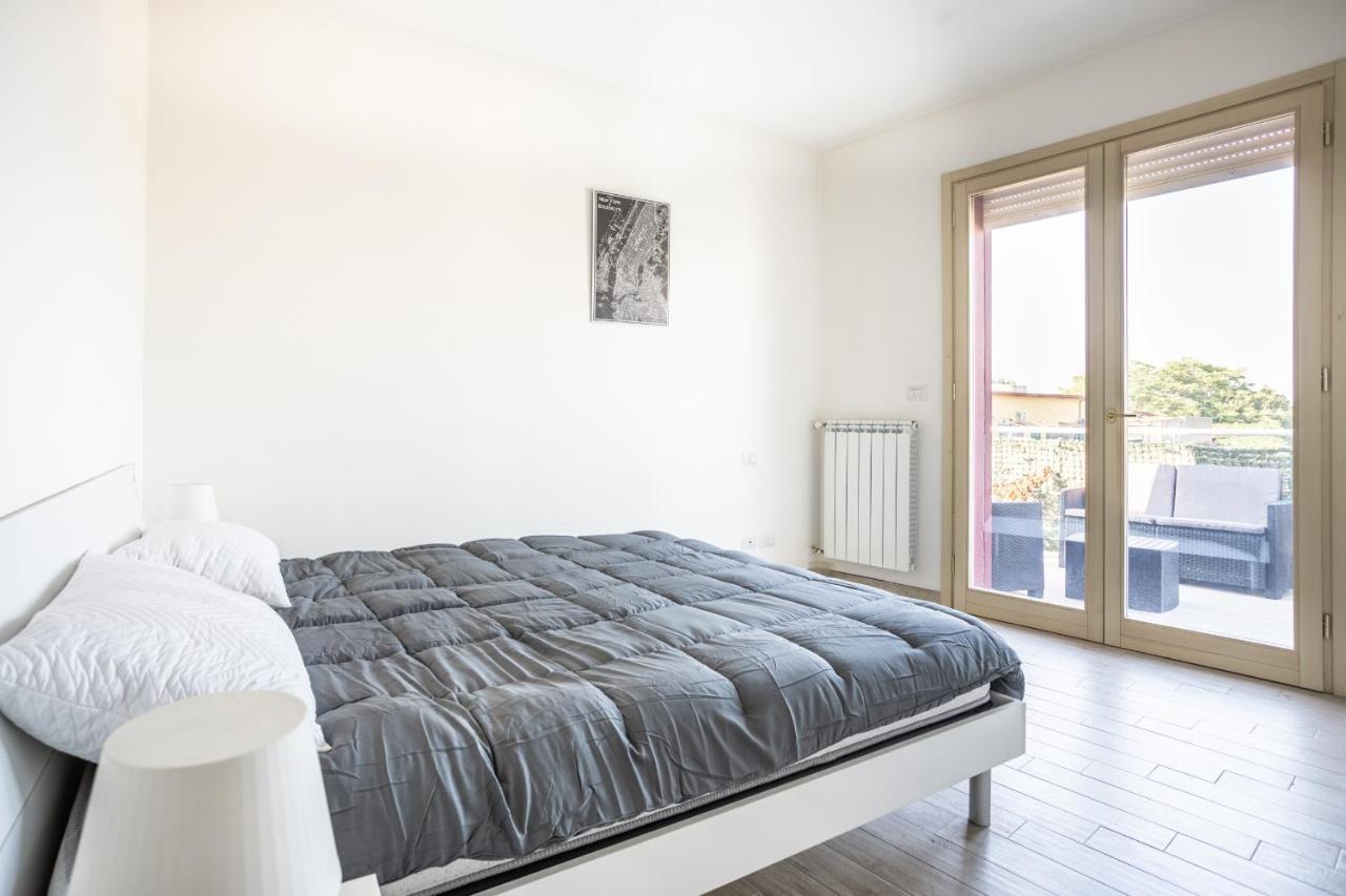 Ferienwohnung Urban Retreat -Private Parking+Terrace Rom Exterior foto