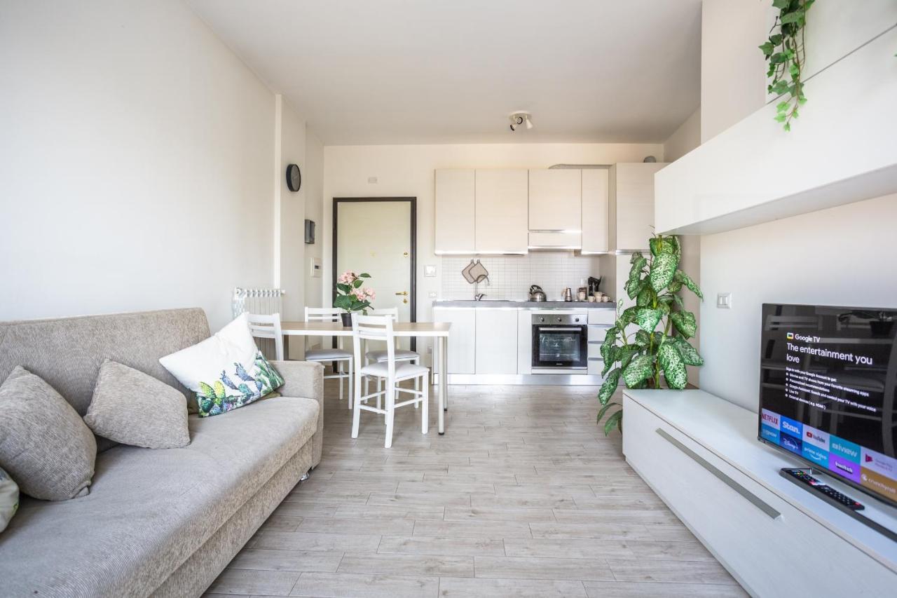 Ferienwohnung Urban Retreat -Private Parking+Terrace Rom Exterior foto