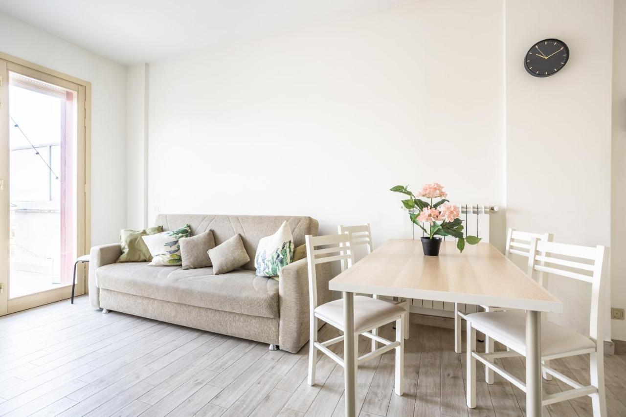 Ferienwohnung Urban Retreat -Private Parking+Terrace Rom Exterior foto