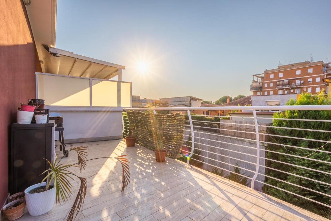 Ferienwohnung Urban Retreat -Private Parking+Terrace Rom Exterior foto