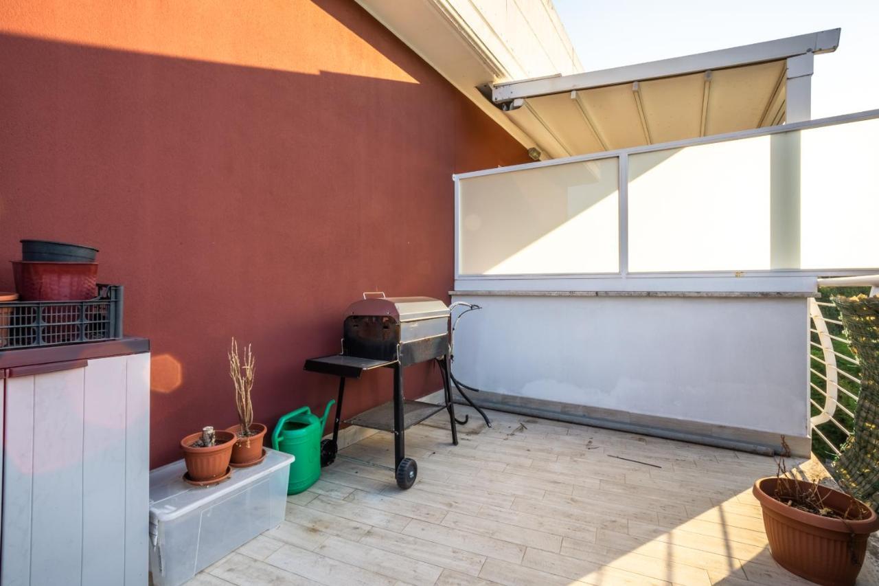 Ferienwohnung Urban Retreat -Private Parking+Terrace Rom Exterior foto